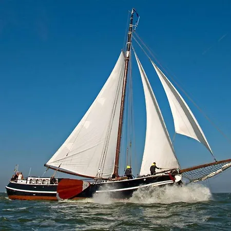 Tjalk Schip Orion Enkhuizen