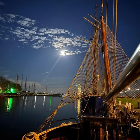 Botel Tjalk Schip Orion