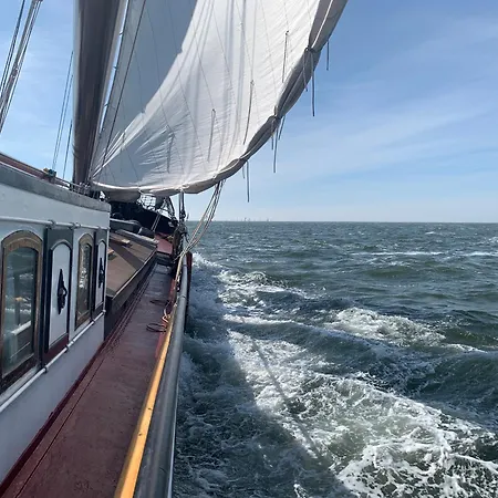 Tjalk Schip Orion * Enkhuizen