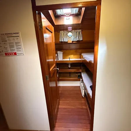 Botel Tjalk Schip Orion