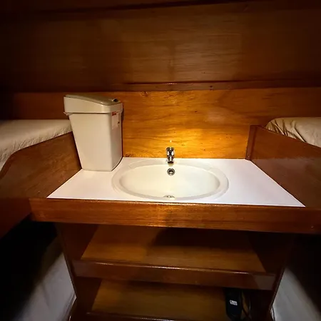 Tjalk Schip Orion Botel