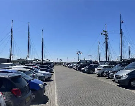 Tjalk Schip Orion Botel Enkhuizen