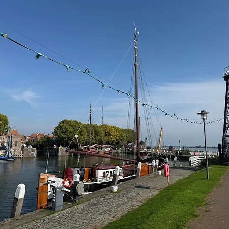 Tjalk Schip Orion Botel *